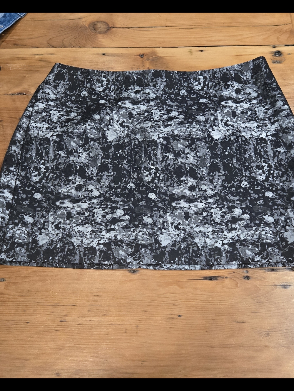 Banana Republic Black and Gray Mini Skirt